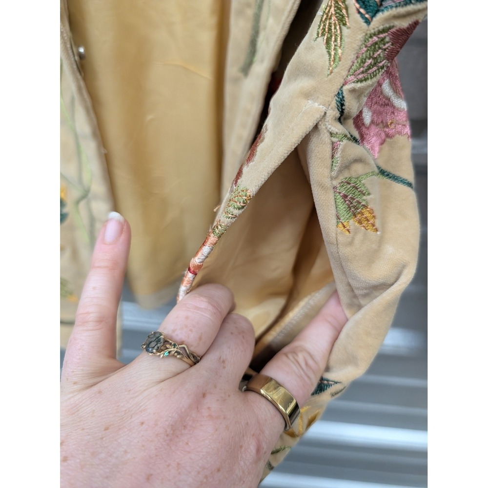 Vintage Biya Johnny Was Tan Velvet Floral Embroidered Snap Front Jacket Boho- XS - Picture 7 of 11
